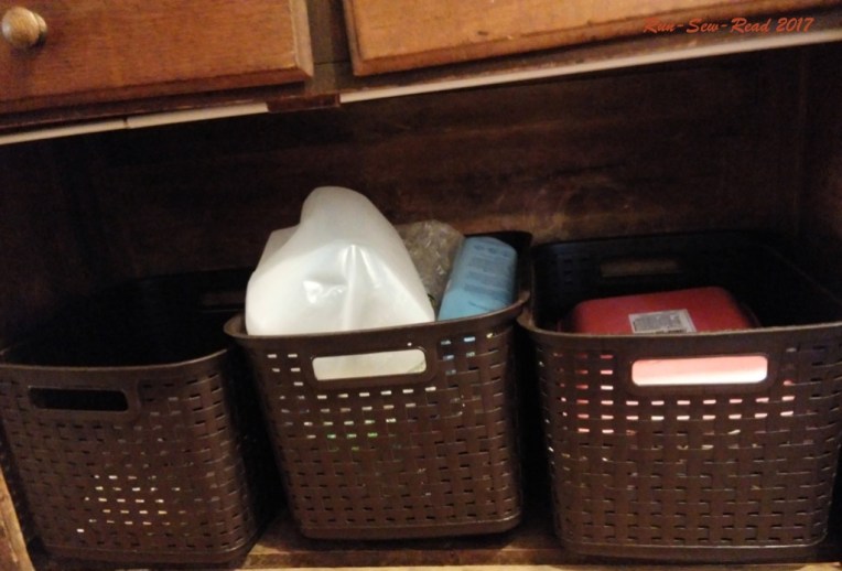 Recycle bins kitchen--RSR